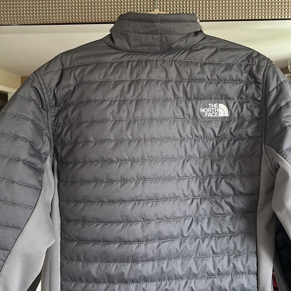 North face - Picture 6 of 6